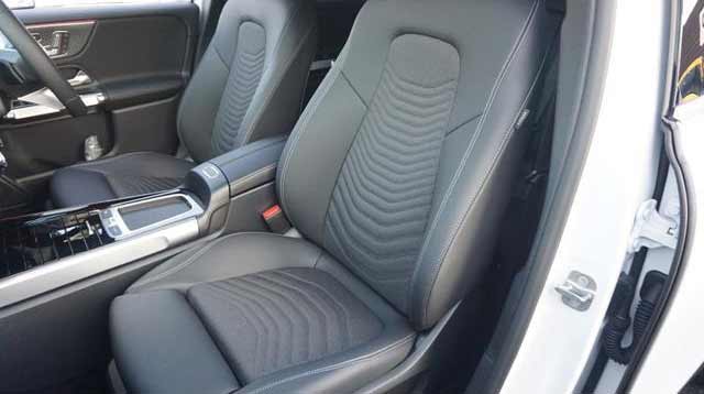 MERCEDES-BENZ-GLB-interior